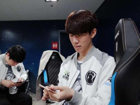 TES赛后群访 教练：不知道对面会选皎月亚索，失利还是打得不够好