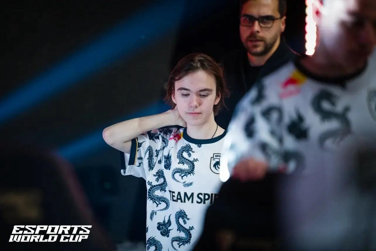 NAVI 击败 FaZe，确保在 IEM Cologne 2025 中获得季后赛名额